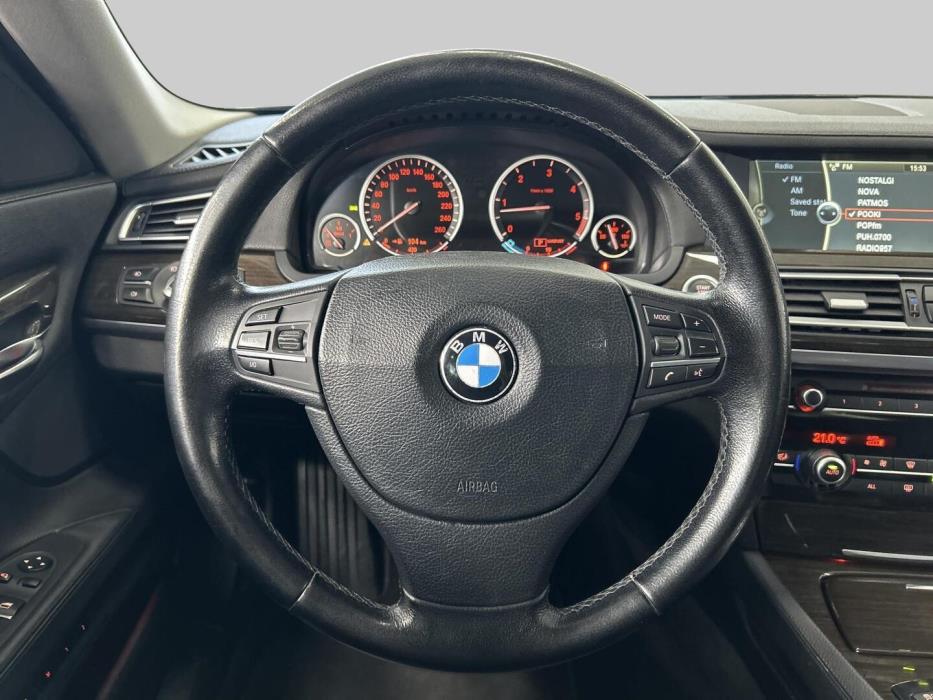 BMW 740 2012