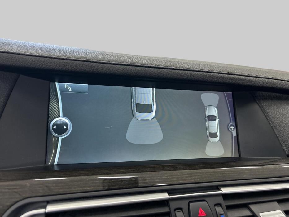 BMW 740 2012