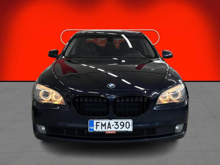 BMW 740 2012