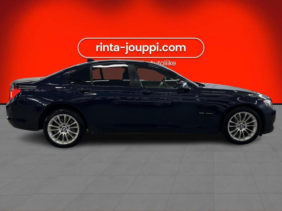BMW 740 2012