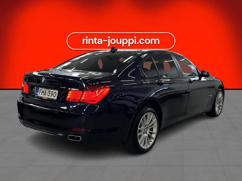 BMW 740 2012