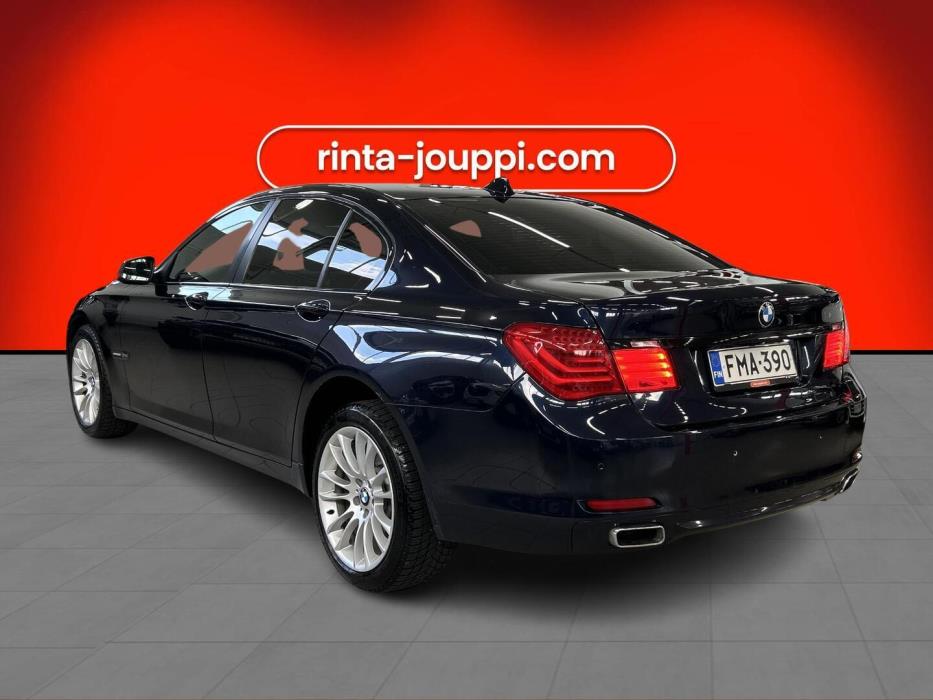 BMW 740 2012