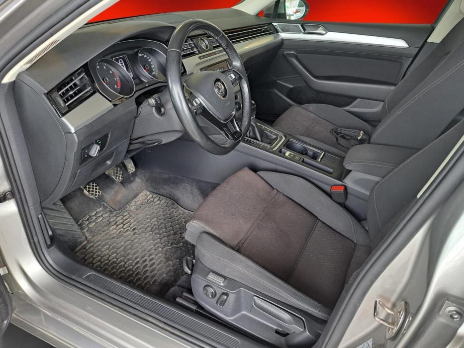 VOLKSWAGEN Passat 2017