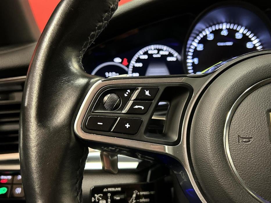 PORSCHE Panamera 2018