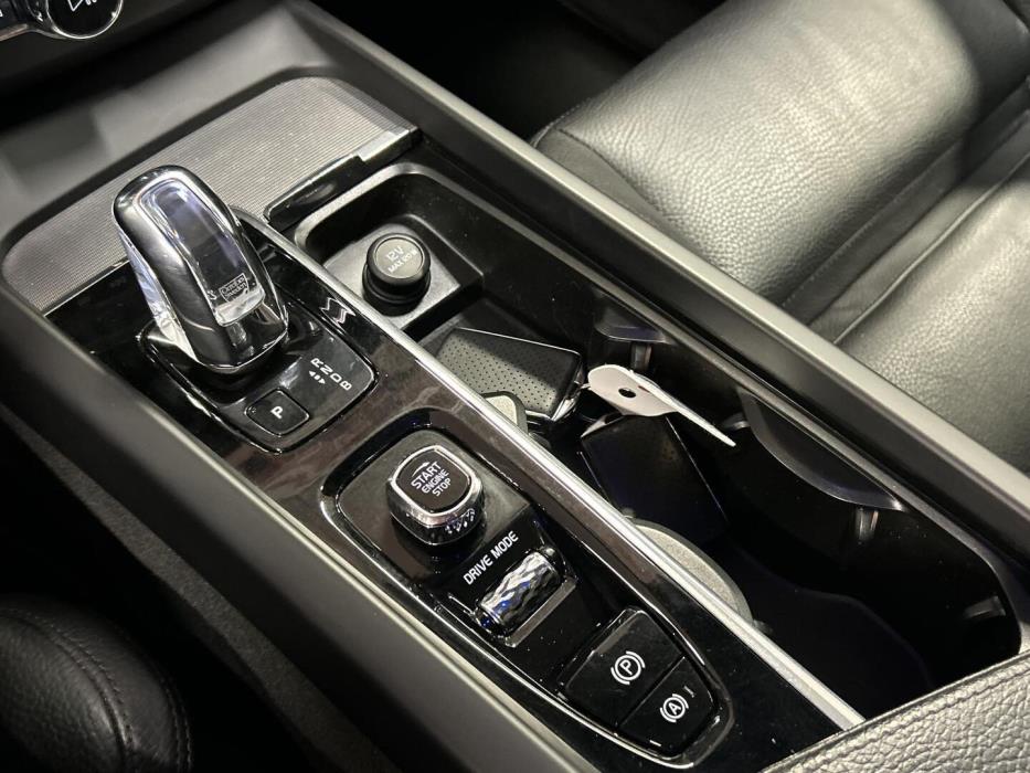 VOLVO XC60 2019