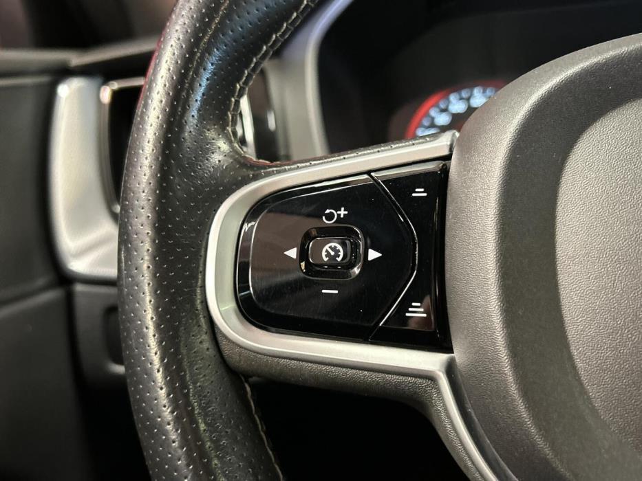 VOLVO XC60 2019