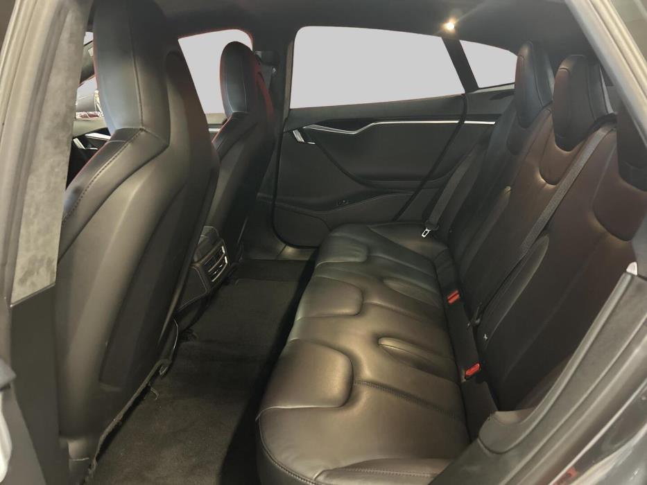 TESLA Model S 2015