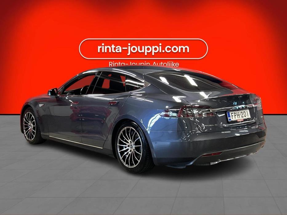 TESLA Model S 2015