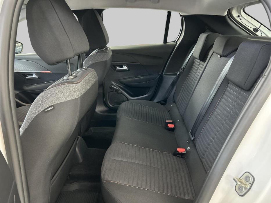 PEUGEOT 208 2020