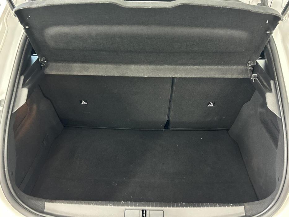PEUGEOT 208 2020