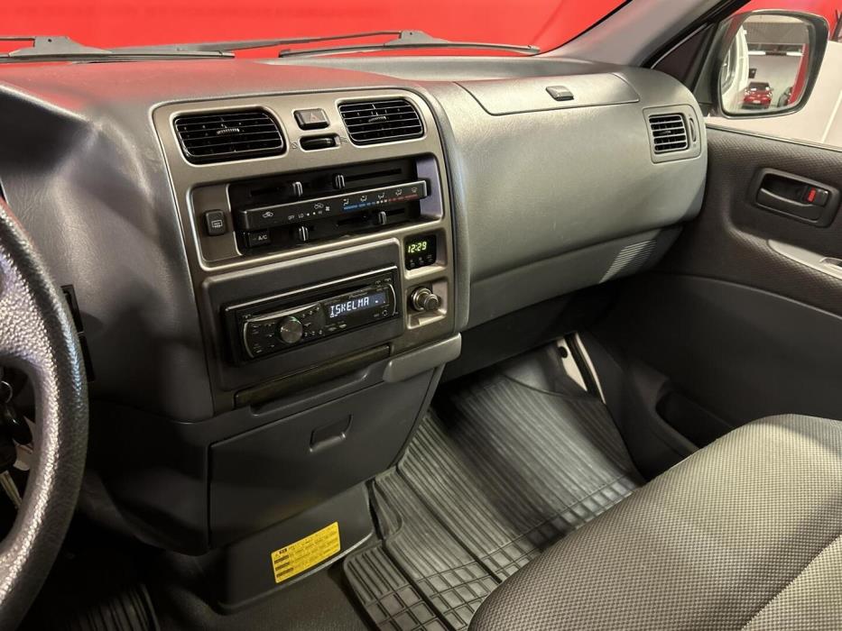 TOYOTA Hiace 2011