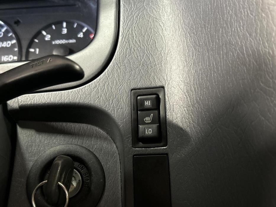 TOYOTA Hiace 2011