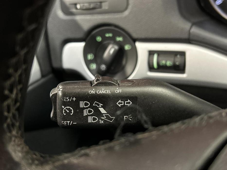 SKODA Octavia 2012
