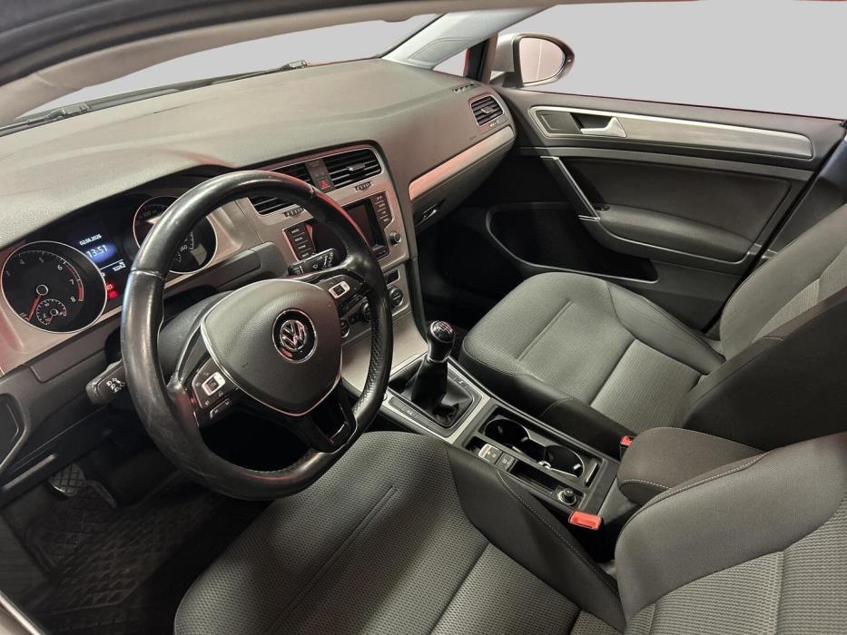 VOLKSWAGEN Golf 2015