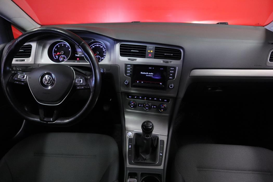 VOLKSWAGEN Golf 2015