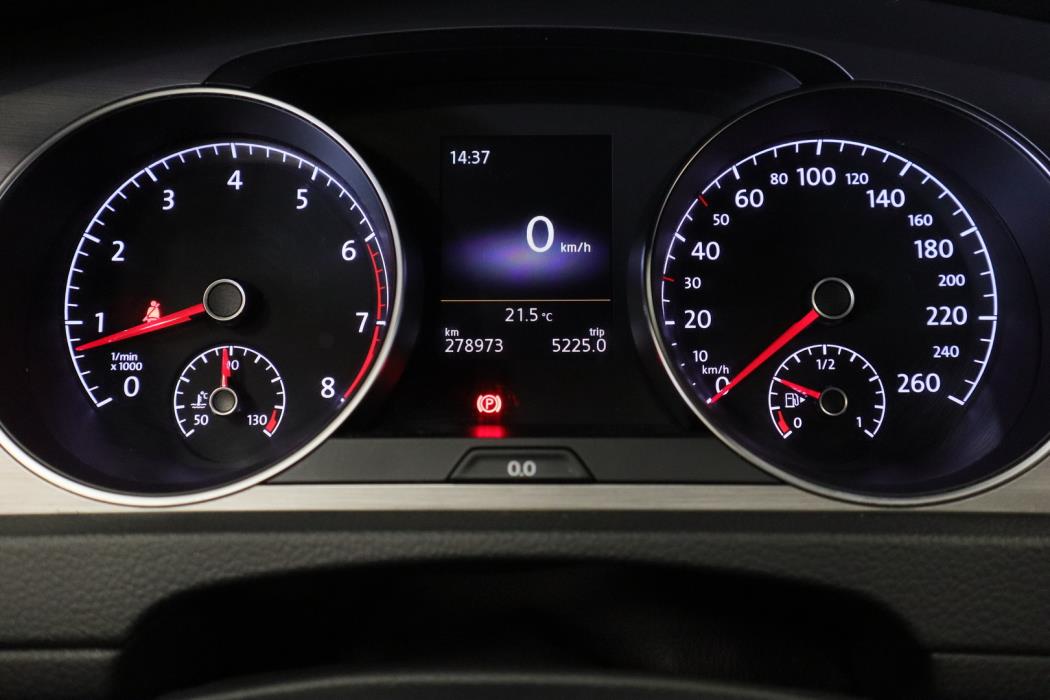 VOLKSWAGEN Golf 2015
