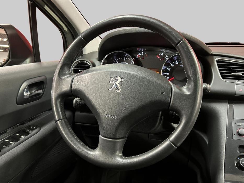PEUGEOT 3008 2016