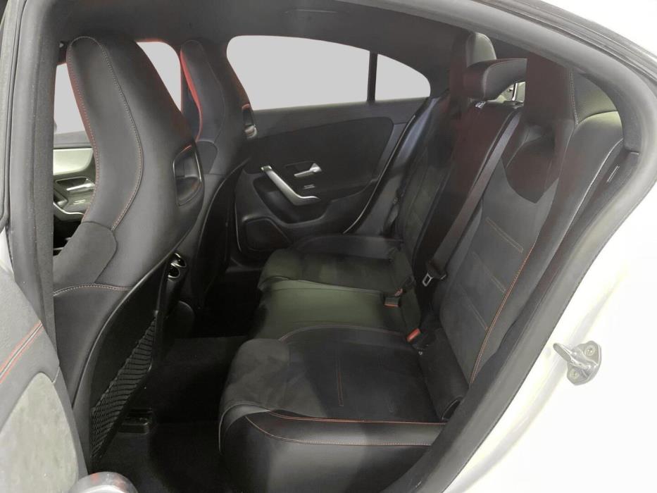 MERCEDES-BENZ CLA 2019