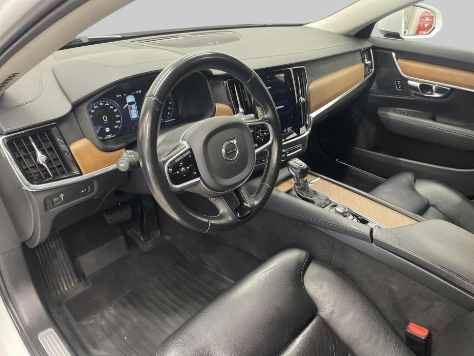 VOLVO V90 2019