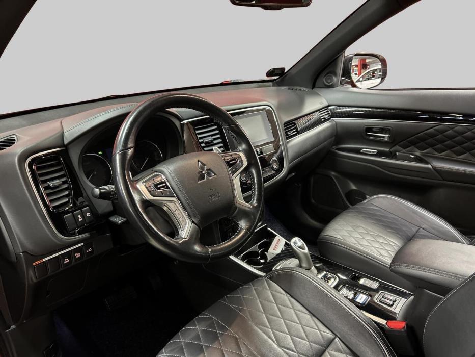 MITSUBISHI Outlander PHEV 2019