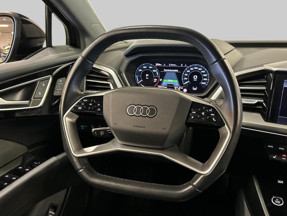 AUDI Q4 e-tron 2023