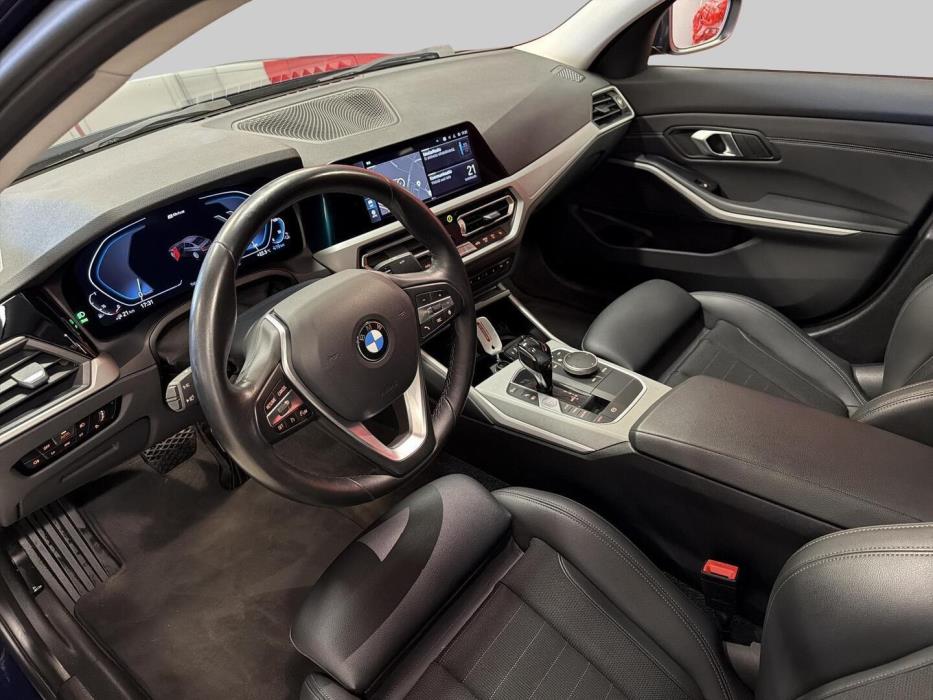 BMW 330 2020