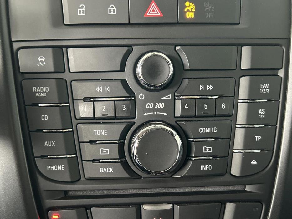 OPEL Astra 2011
