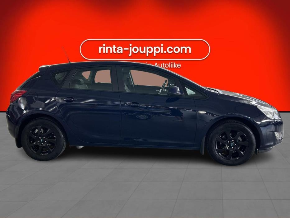 OPEL Astra 2011