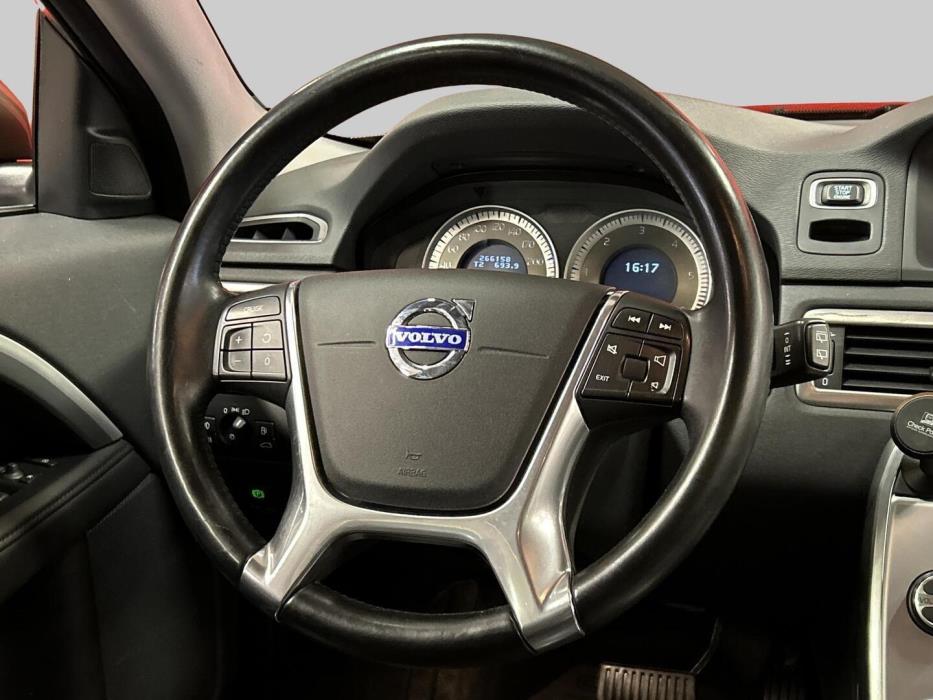 VOLVO V70 2013