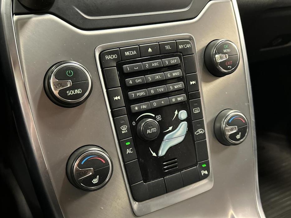VOLVO V70 2013