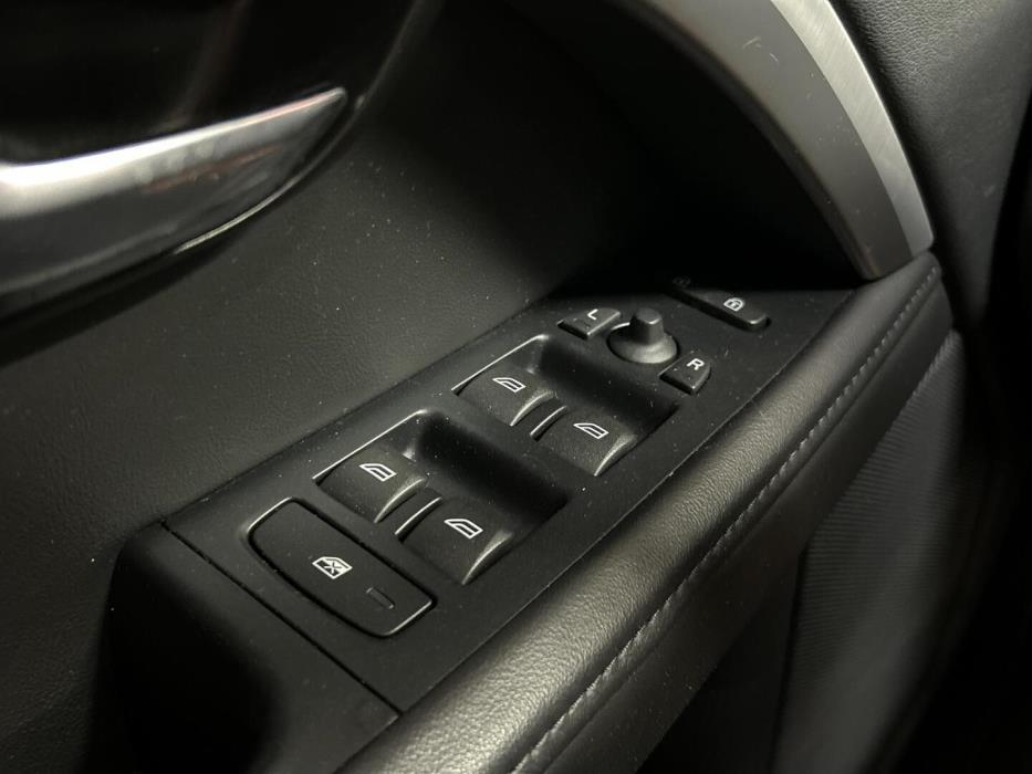 VOLVO V70 2013