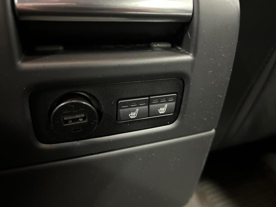 VOLVO V70 2013