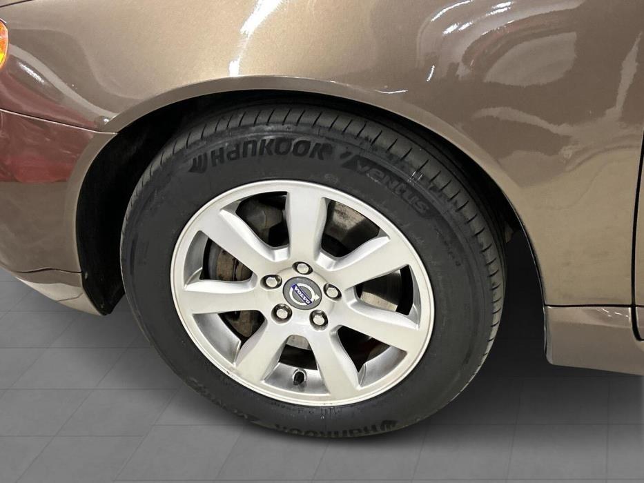 VOLVO V70 2013