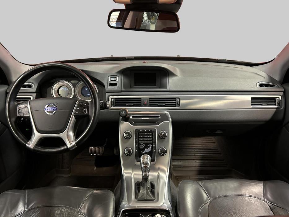 VOLVO V70 2013