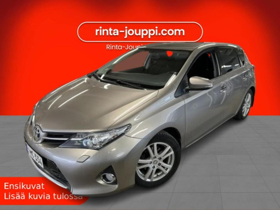 TOYOTA Auris 2015