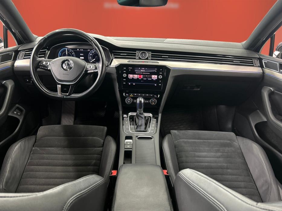 VOLKSWAGEN PASSAT 2018