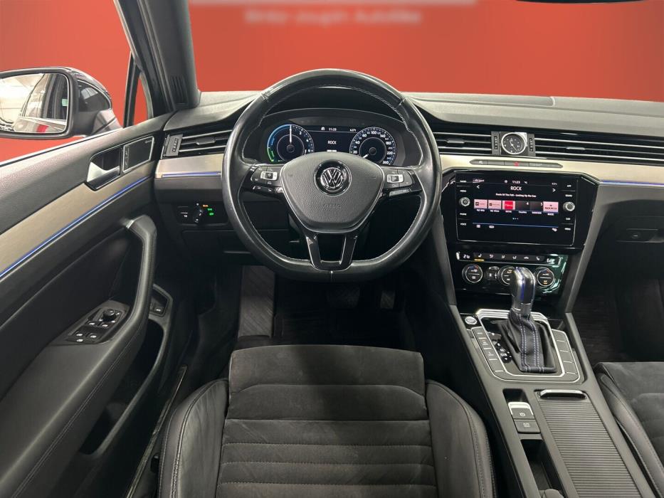 VOLKSWAGEN PASSAT 2018