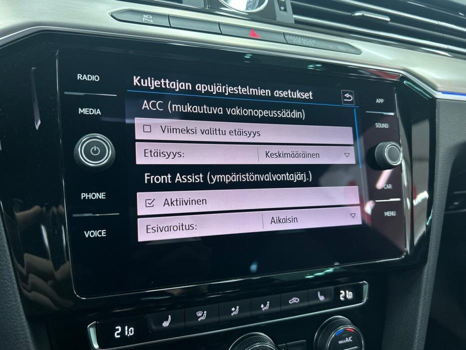 VOLKSWAGEN PASSAT 2018