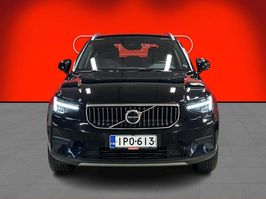 VOLVO XC40 2023