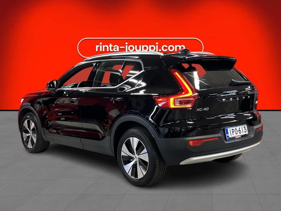 VOLVO XC40 2023