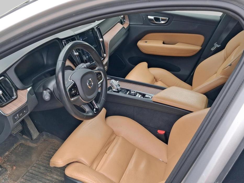 VOLVO XC60 2020
