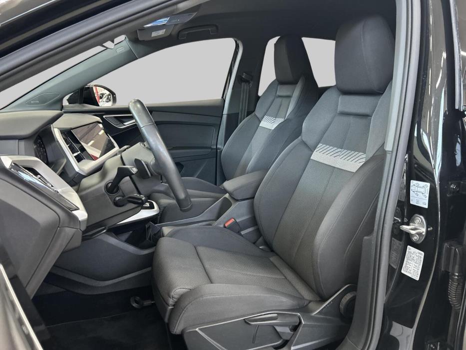 AUDI Q4 e-tron 2024