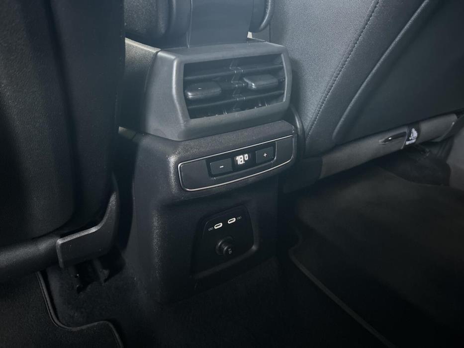 AUDI Q4 e-tron 2024