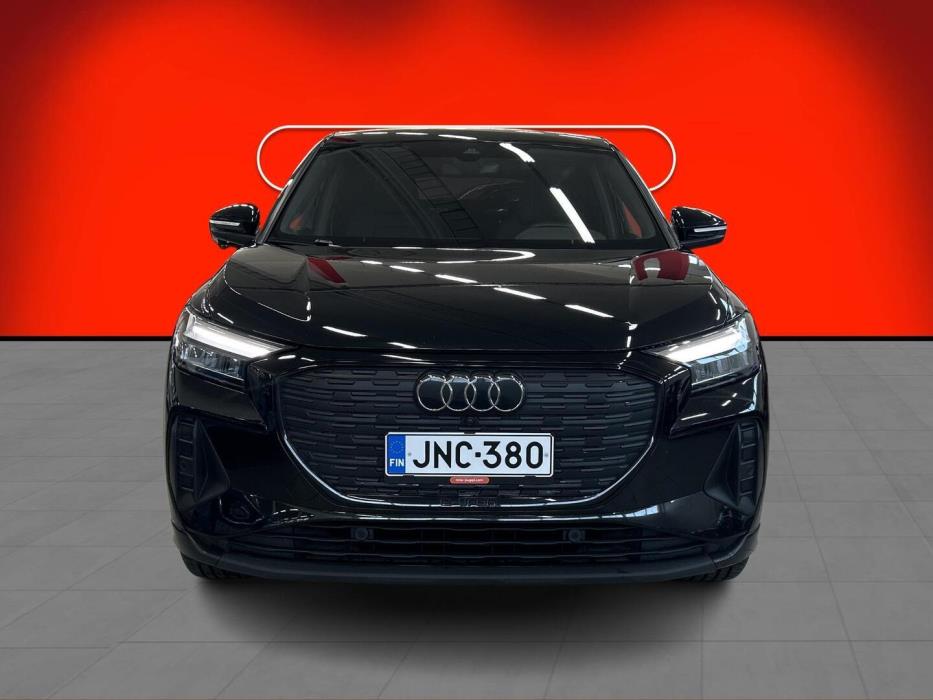 AUDI Q4 e-tron 2024