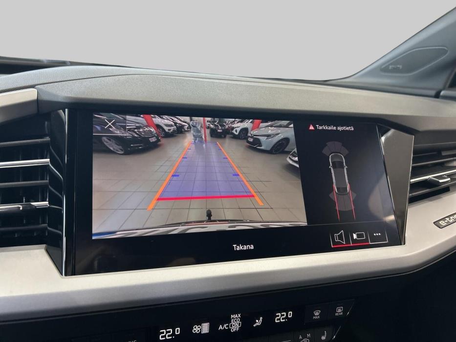 AUDI Q4 e-tron 2024