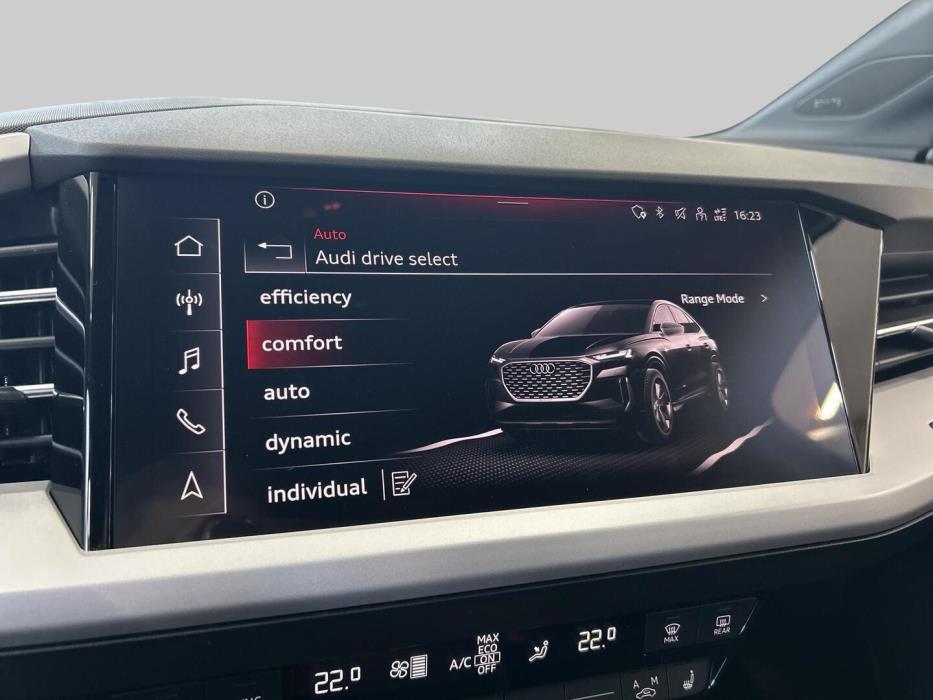 AUDI Q4 e-tron 2024