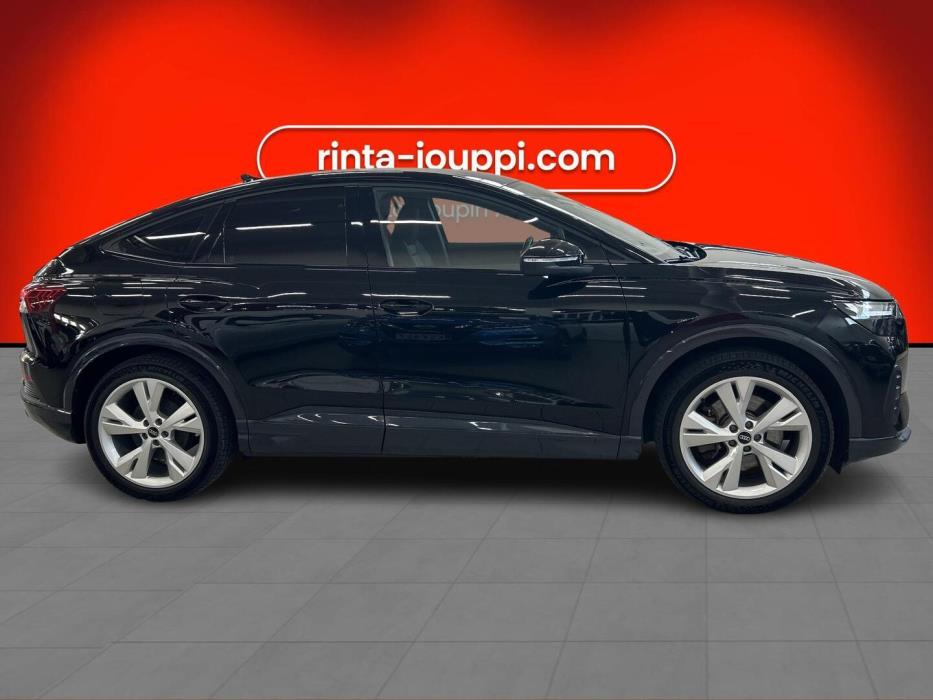 AUDI Q4 e-tron 2024