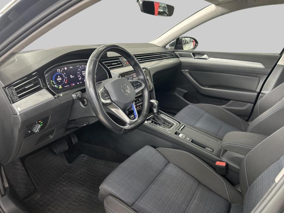 VOLKSWAGEN Passat 2021