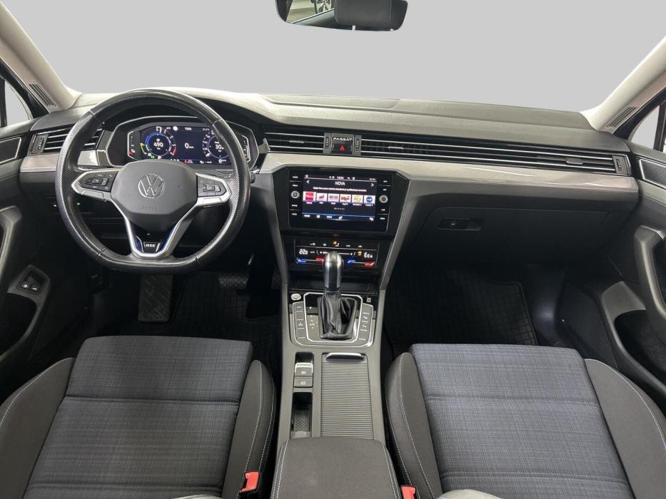 VOLKSWAGEN Passat 2021