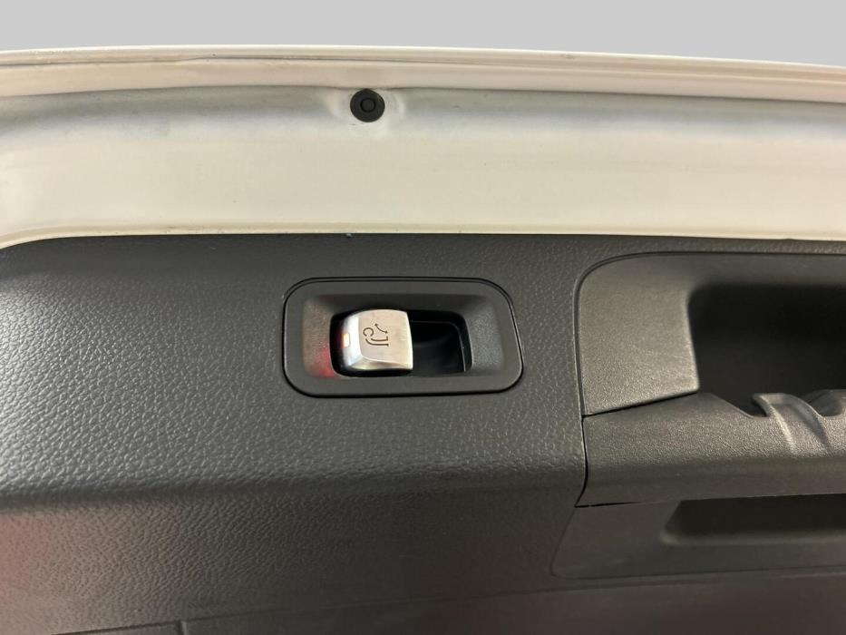 MERCEDES-BENZ GLC 2021